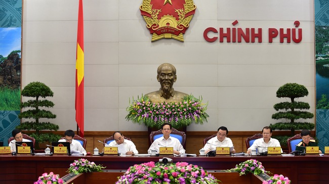 Thủ tướng Nguyễn Tấn Dũng chủ trì phiên họp Chính phủ tháng 6/2015.